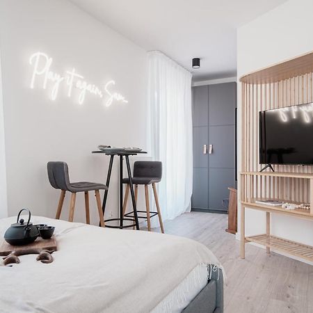 Homewell Apartments Game And Movie Poznań Esterno foto