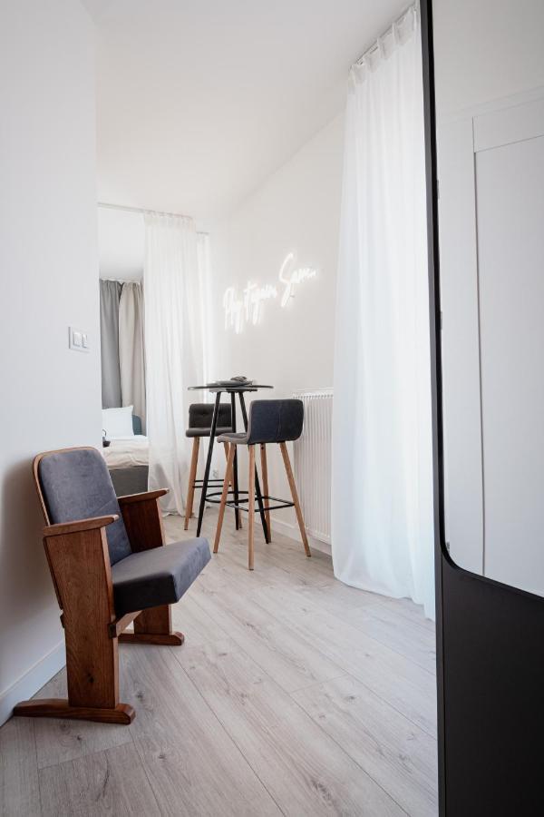 Homewell Apartments Game And Movie Poznań Esterno foto