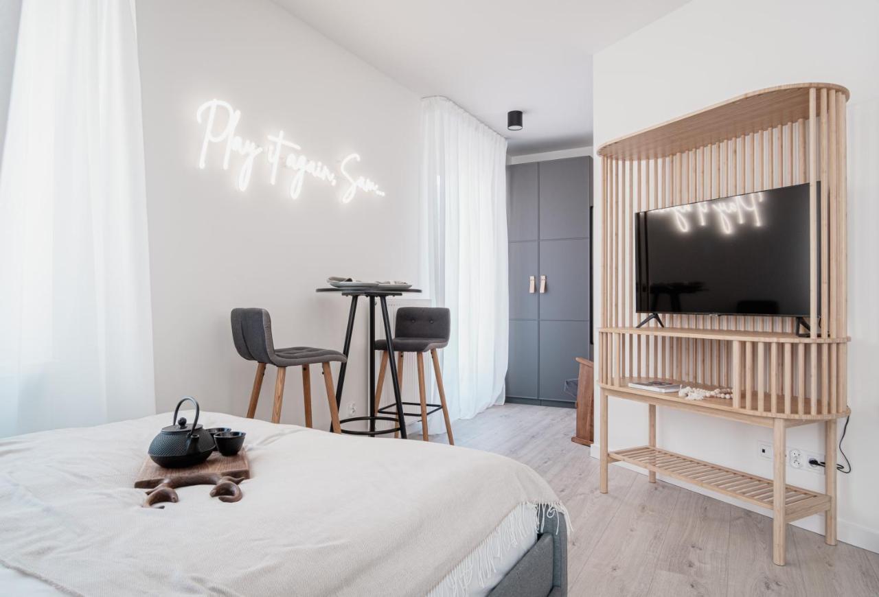 Homewell Apartments Game And Movie Poznań Esterno foto